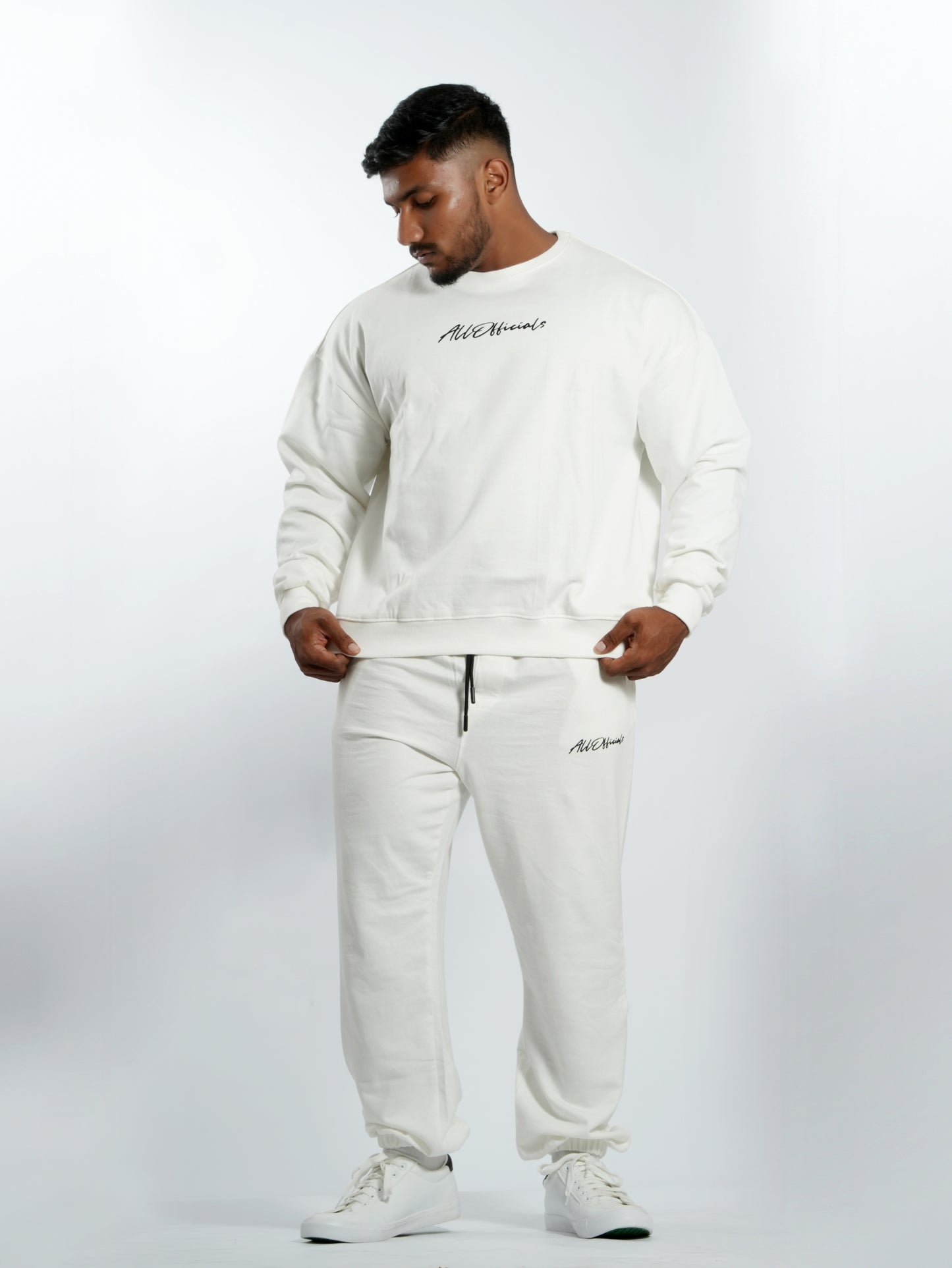 Unisex Signature Oversized Sweatshirt Off-White frontside
